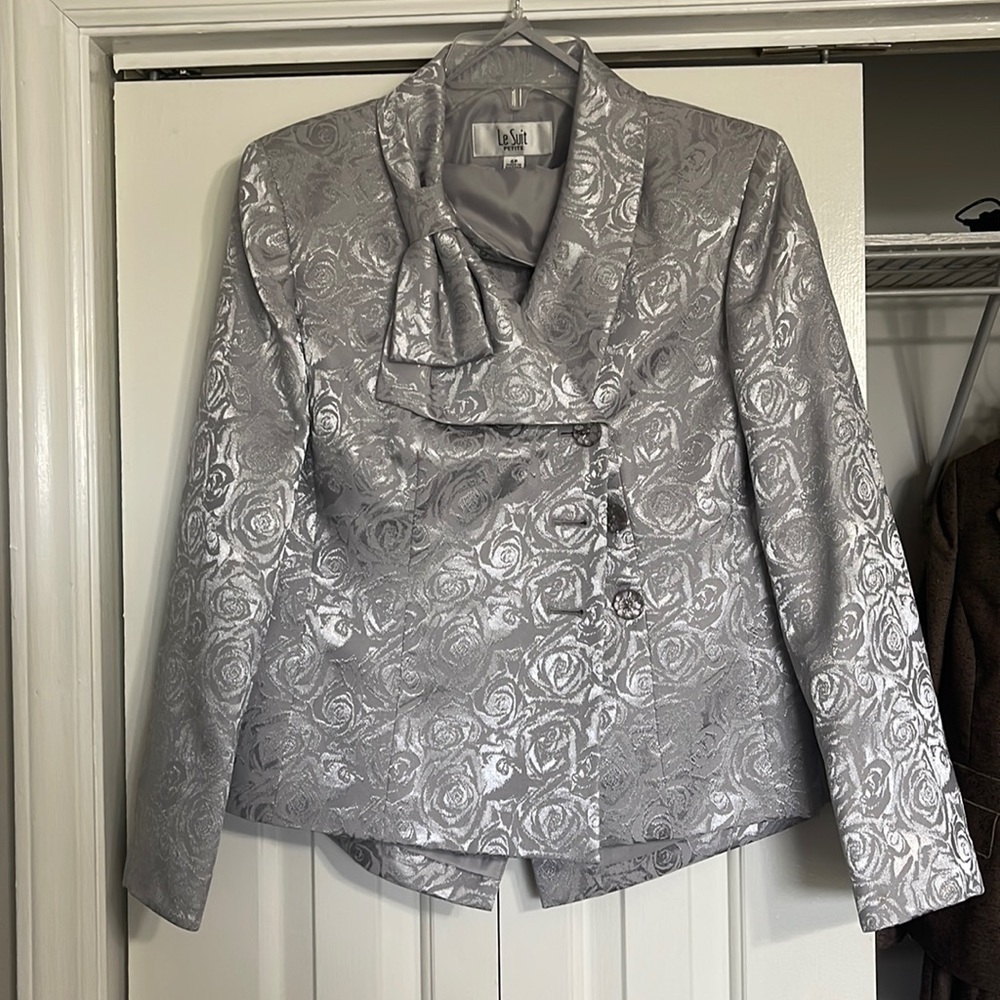 Silver Rose Womens Suit